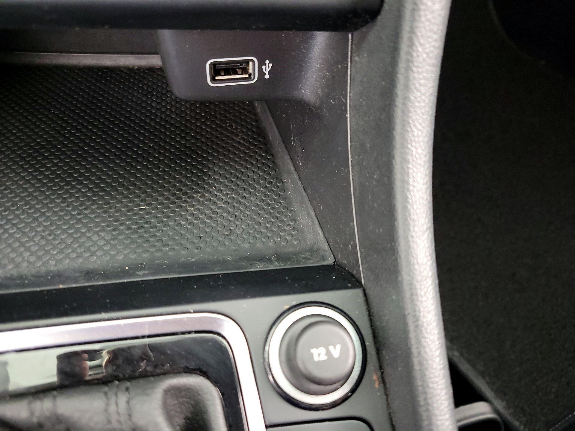 Thumbnail: 2019 Volkswagen Jetta - 18