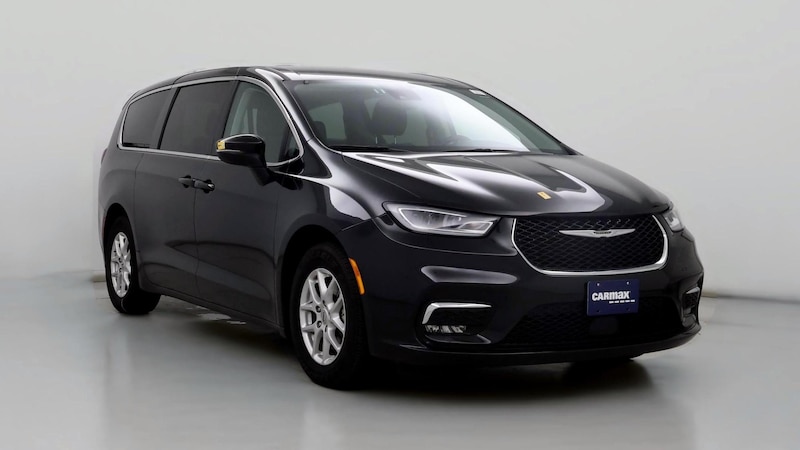 2023 Chrysler Pacifica Touring L Hero Image