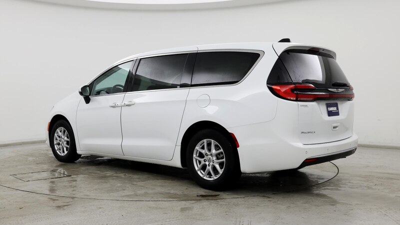 2023 Chrysler Pacifica Touring L 2