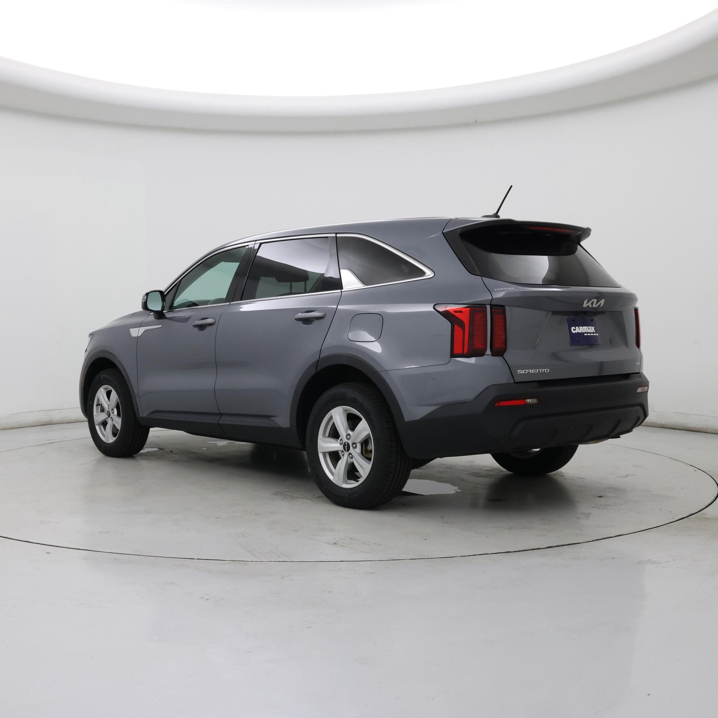 Thumbnail: 2023 Kia Sorento - 2