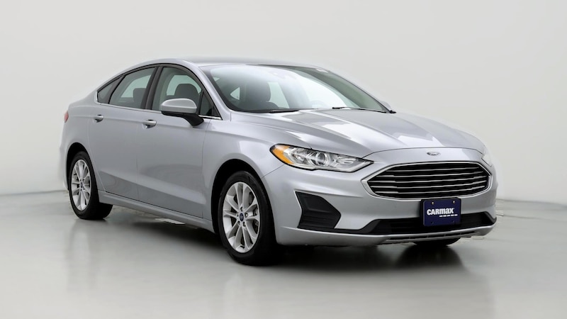 2020 Ford Fusion SE Hero Image