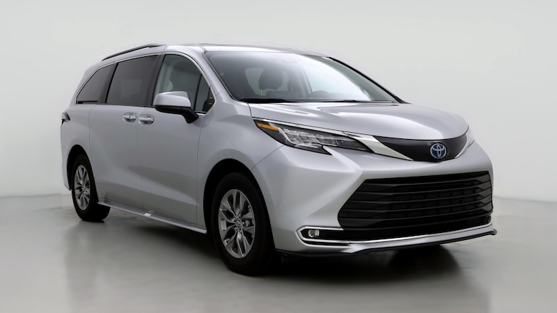 2023 Toyota Sienna XLE Hero Image