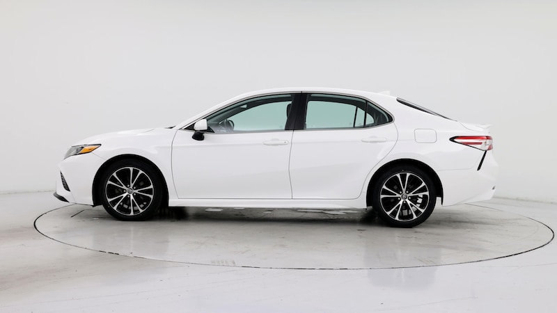 2020 Toyota Camry SE 3