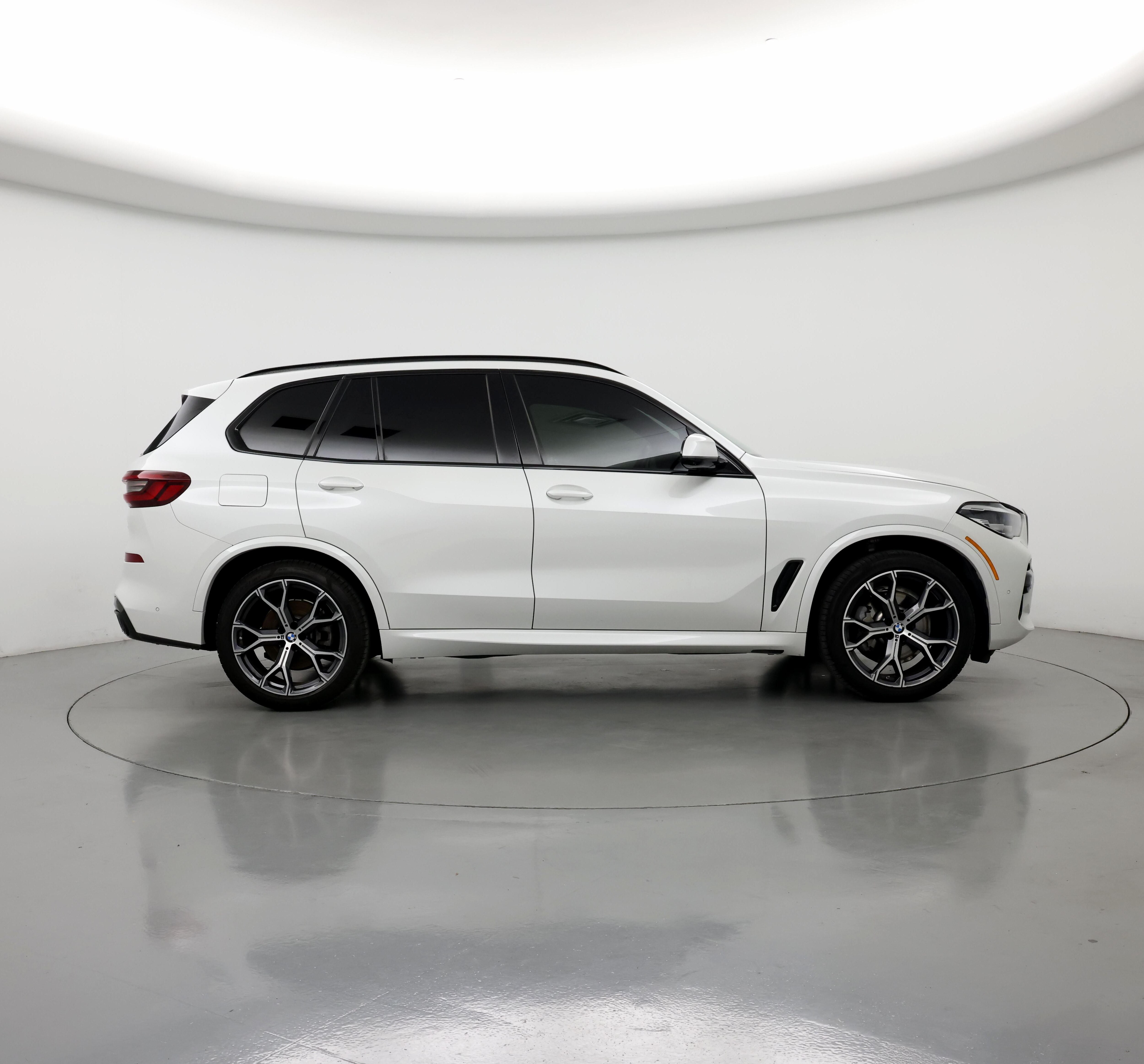 Thumbnail: 2021 BMW X5 - 7