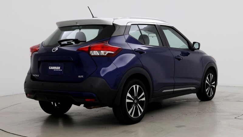 2020 Nissan Kicks SR 8