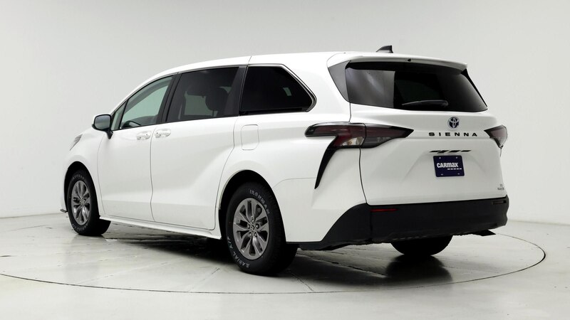 2023 Toyota Sienna LE 2