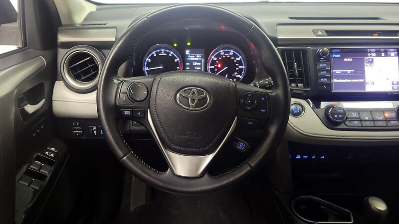 2016 Toyota RAV4 Limited 10