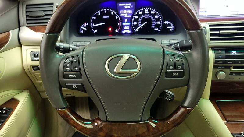 2013 Lexus LS 460 10