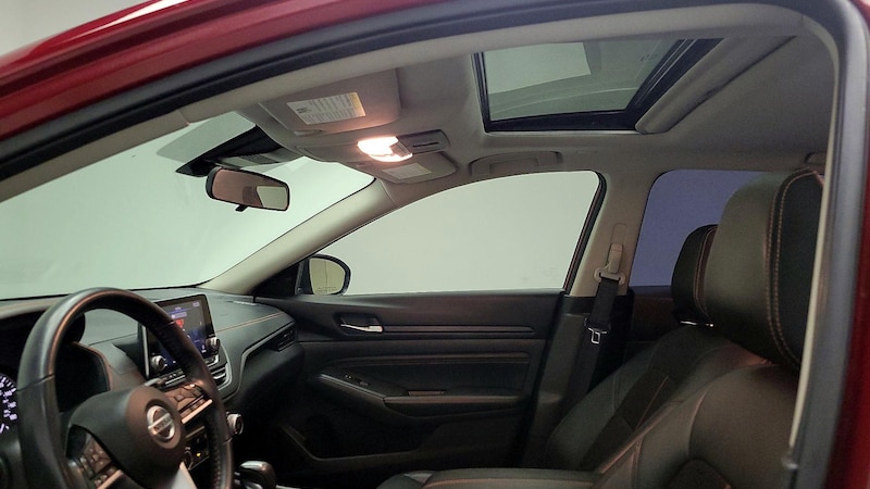 2021 Nissan Altima SR 19