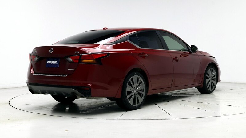 2021 Nissan Altima SR 8