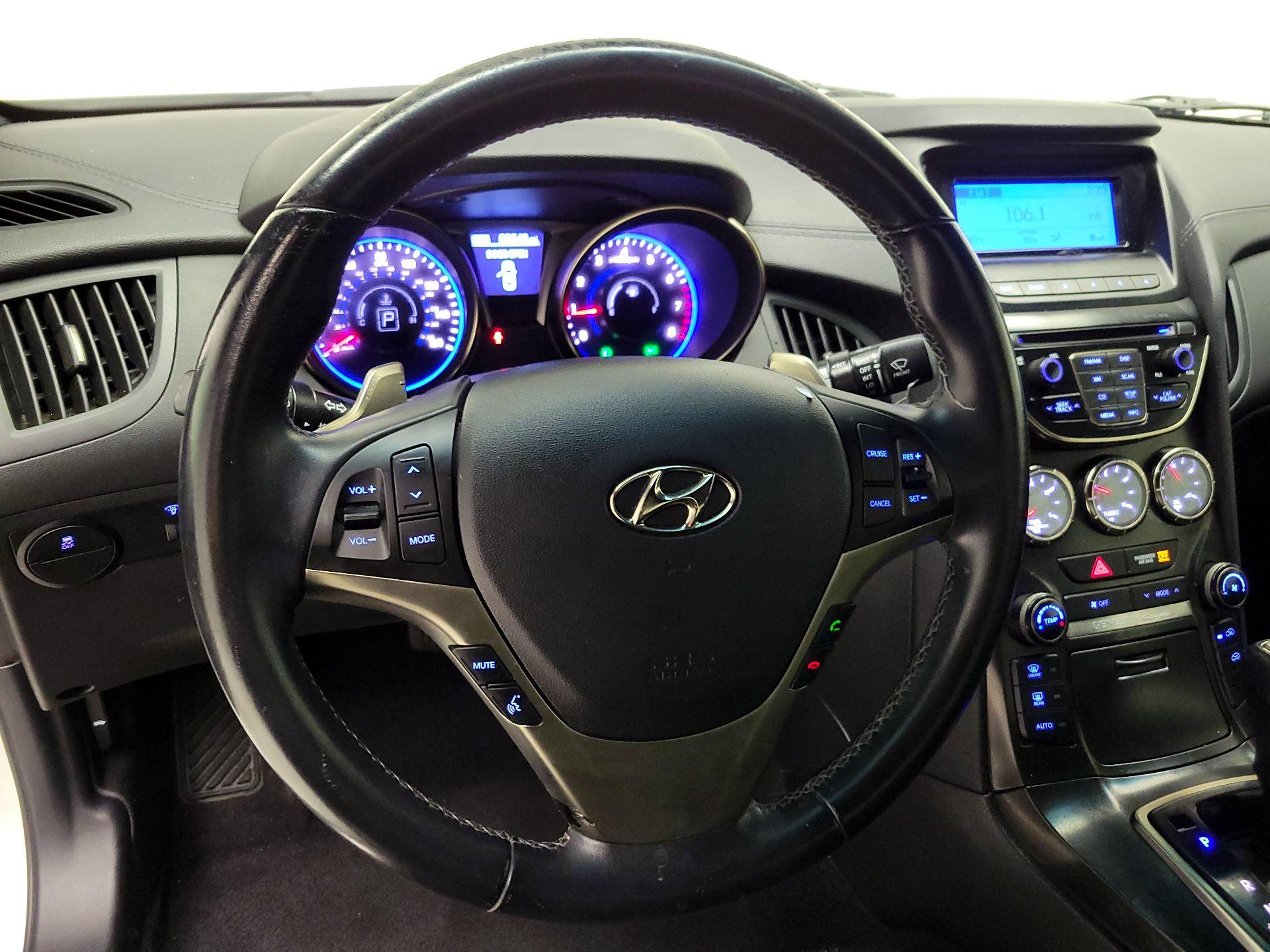 Thumbnail: 2014 Hyundai Genesis - 10