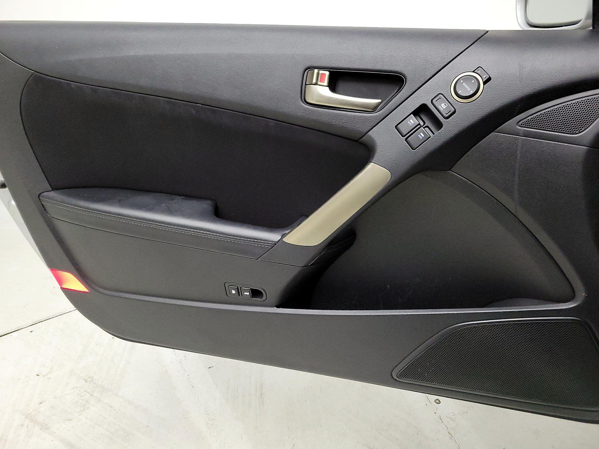 Thumbnail: 2014 Hyundai Genesis - 12