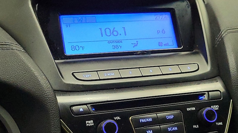 2014 Hyundai Genesis Premium 14