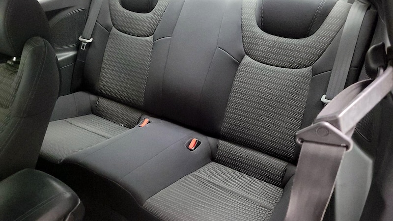 2014 Hyundai Genesis Premium 18