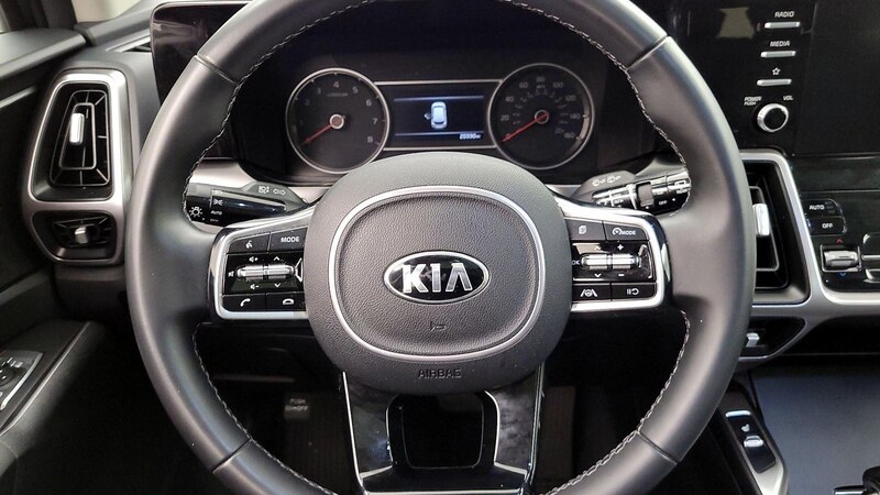 2021 Kia Sorento S 10