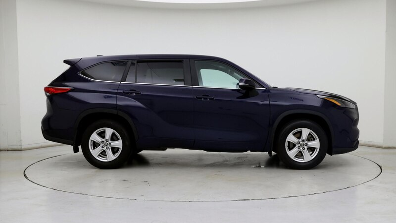 2023 Toyota Highlander LE 7