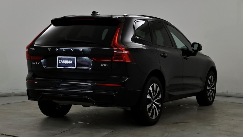 2023 Volvo XC60 B5 Plus 8