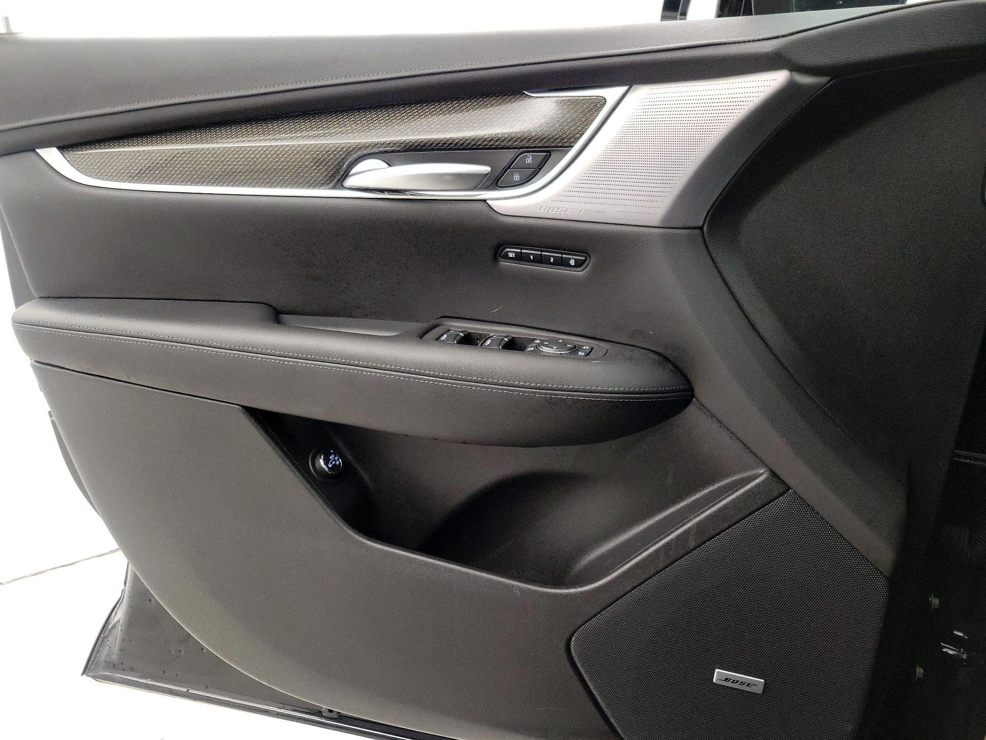Thumbnail: 2020 Cadillac XT5 - 12