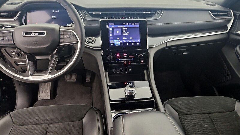 2023 Jeep Grand Cherokee Altitude 9