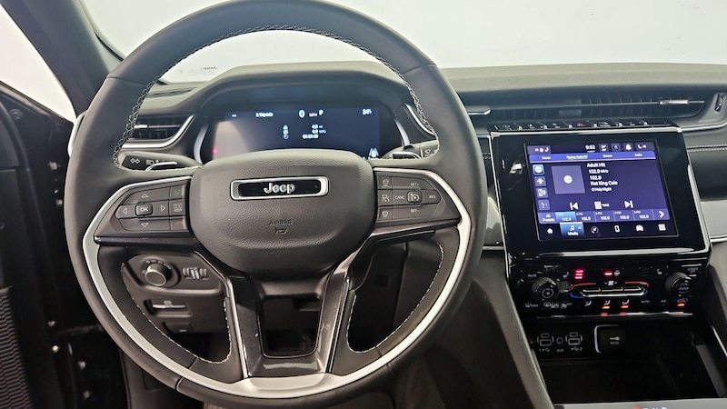 2023 Jeep Grand Cherokee Altitude 10