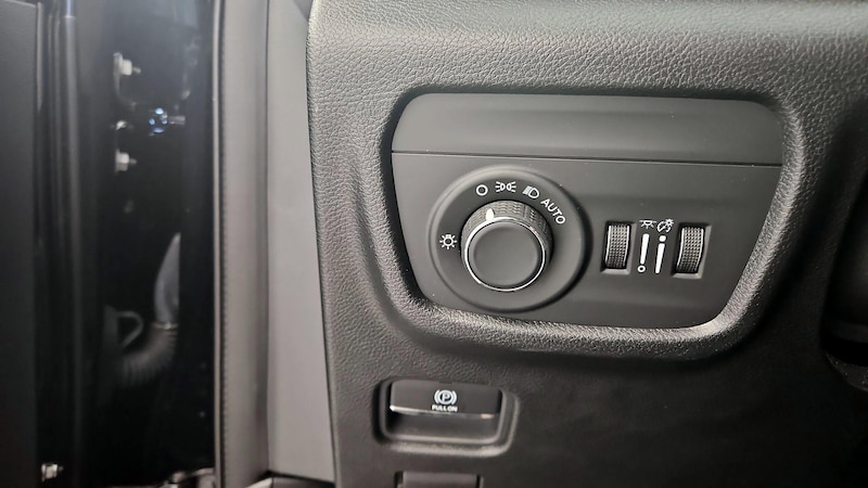 2023 Jeep Grand Cherokee Altitude 13