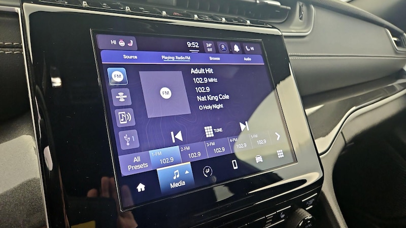 2023 Jeep Grand Cherokee Altitude 15