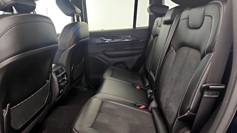 2023 Jeep Grand Cherokee Altitude 19