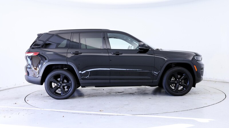 2023 Jeep Grand Cherokee Altitude 7