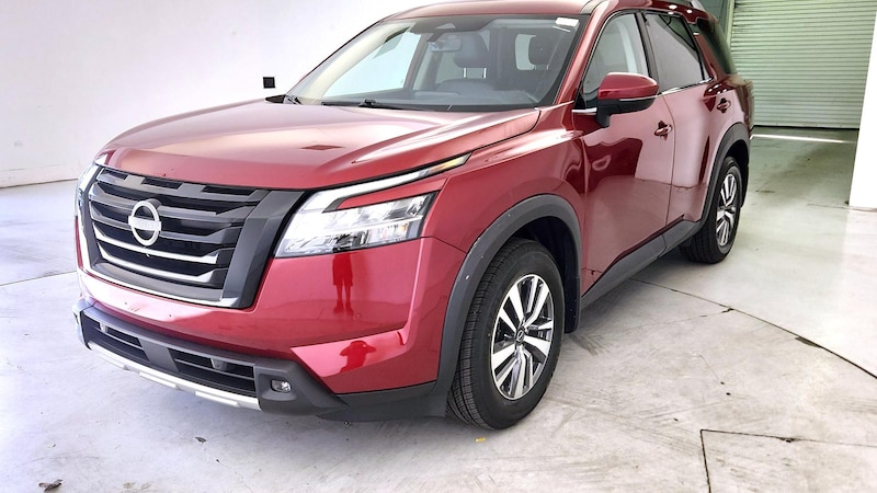 2023 Nissan Pathfinder SL Hero Image