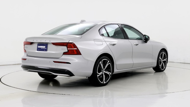 2024 Volvo S60 B5 Core 8