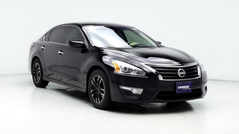 2015 Nissan Altima S Hero Image