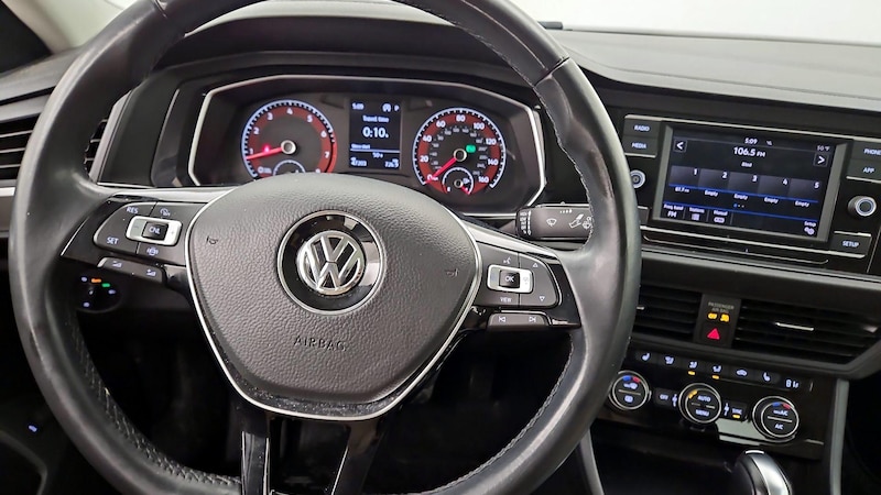 2019 Volkswagen Jetta SE 10