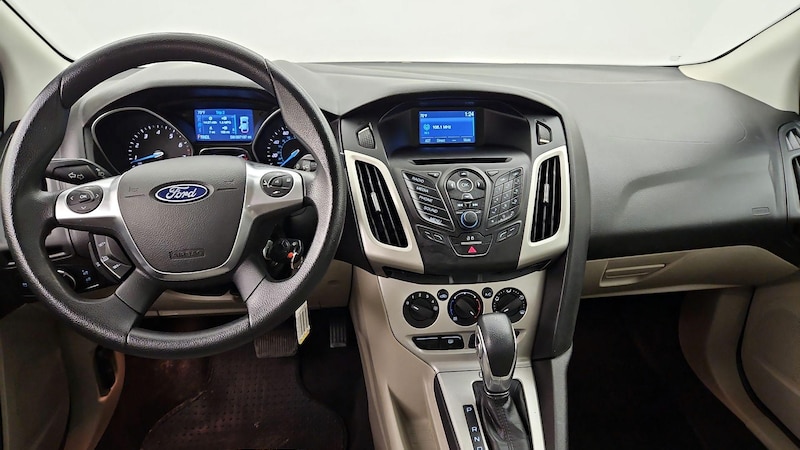 2014 Ford Focus SE 9