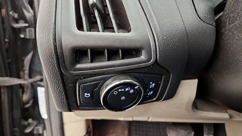 2014 Ford Focus SE 13