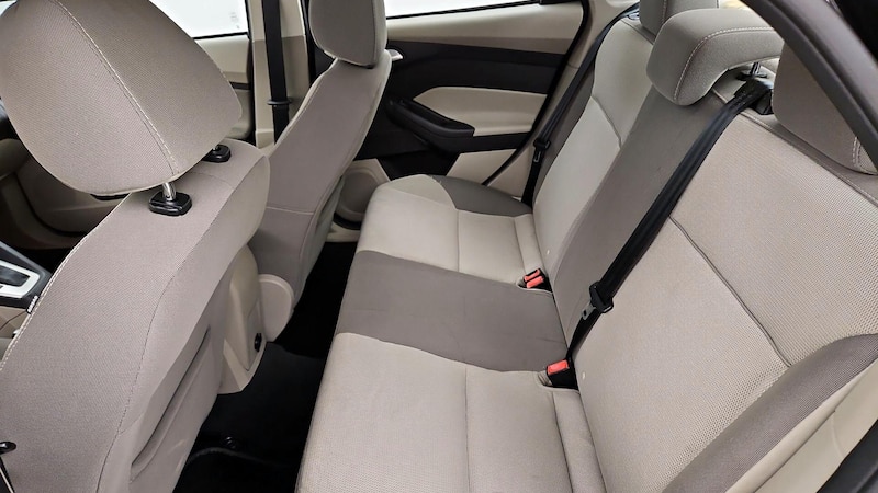 2014 Ford Focus SE 17