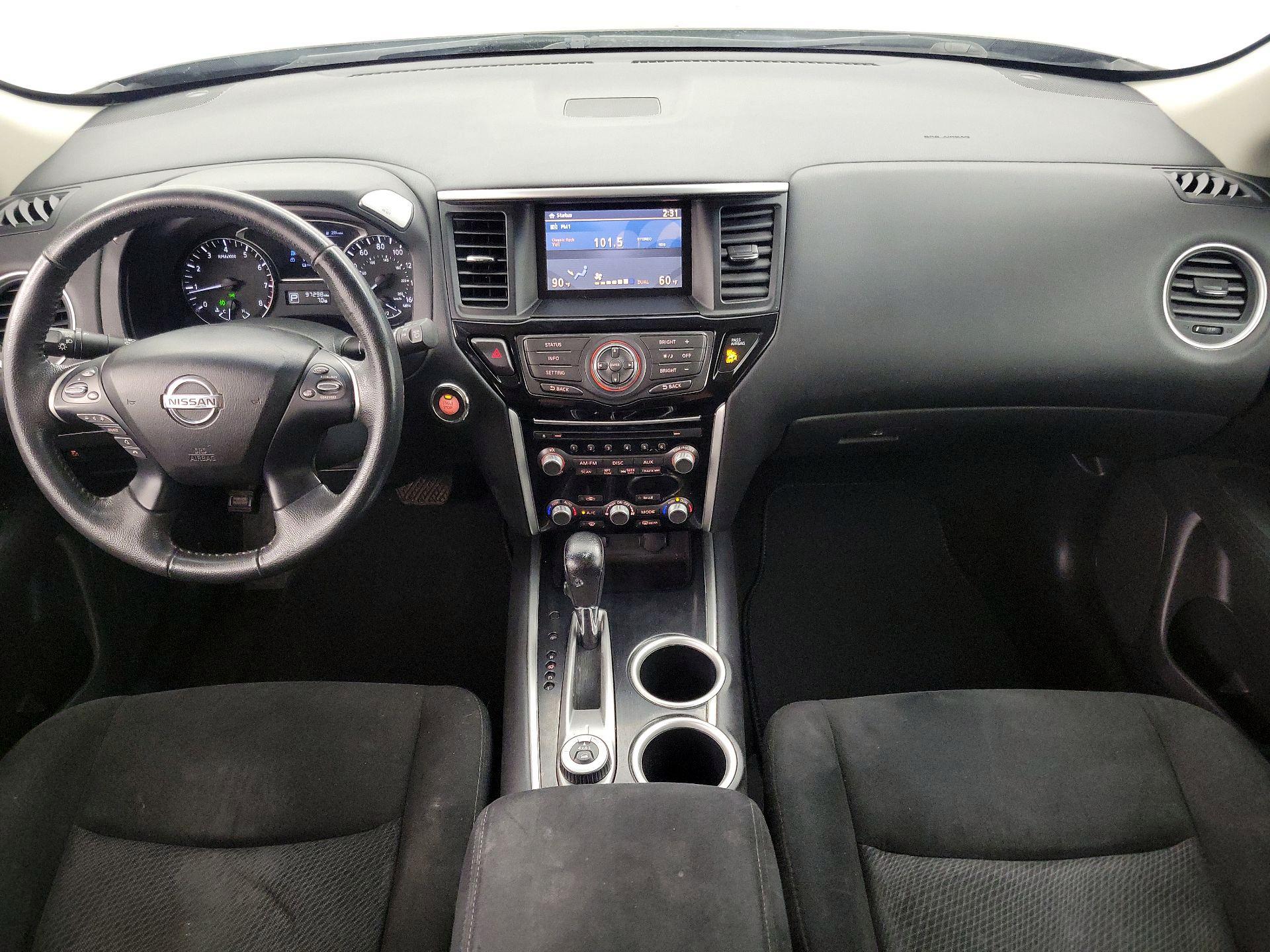 Thumbnail: 2015 Nissan Pathfinder - 9