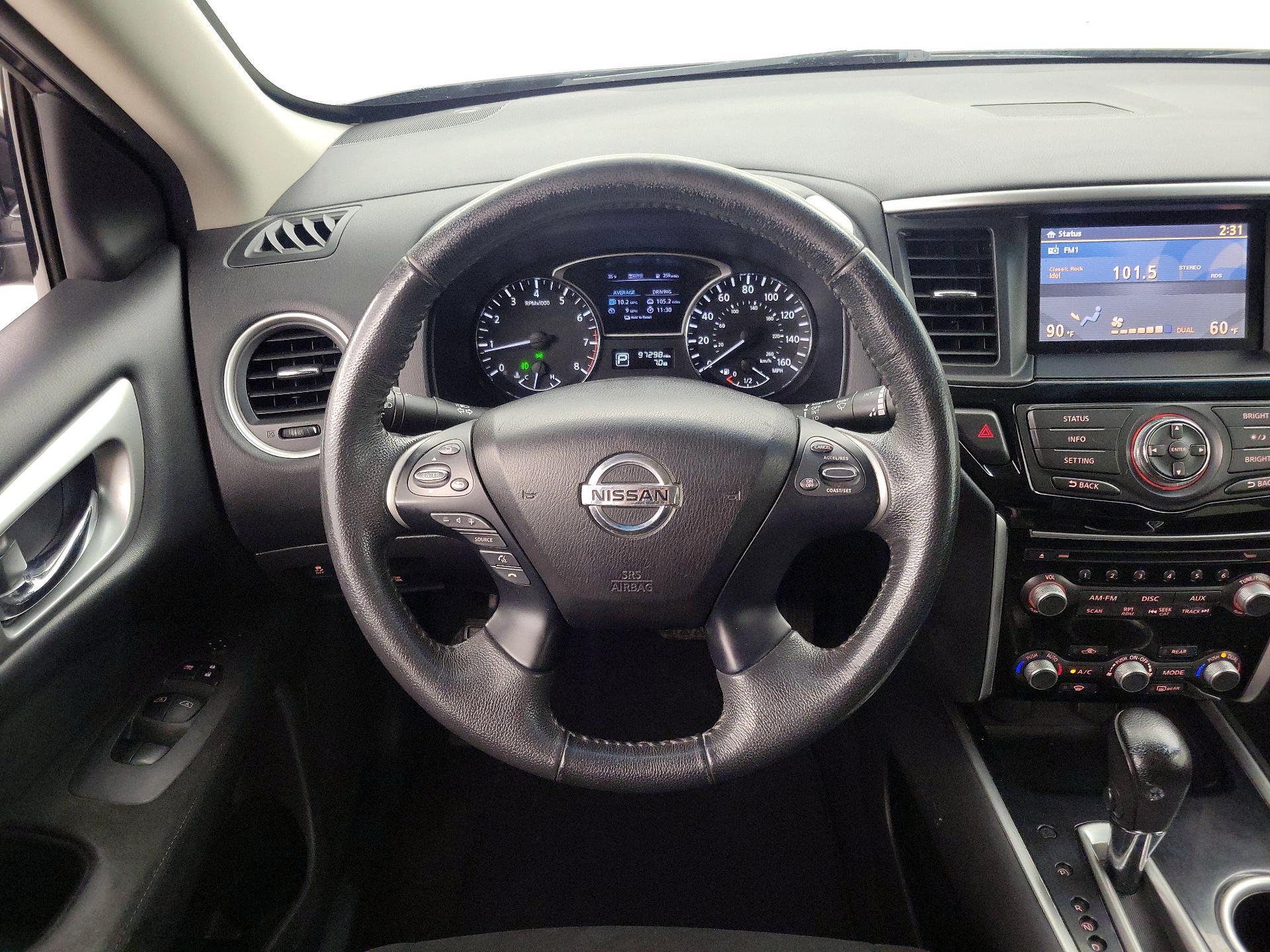 Thumbnail: 2015 Nissan Pathfinder - 10
