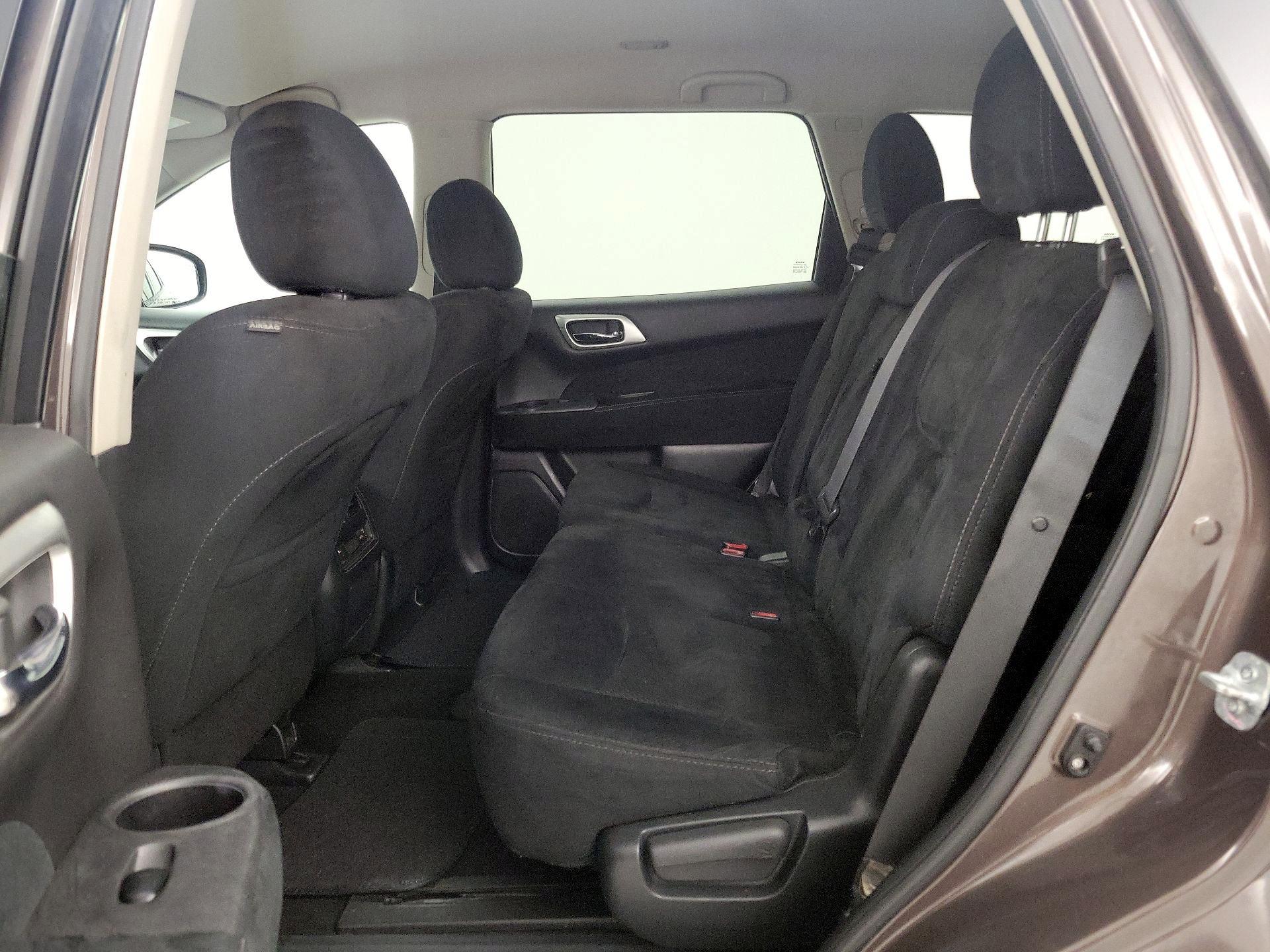 Thumbnail: 2015 Nissan Pathfinder - 19