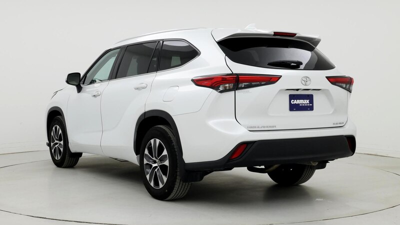 2022 Toyota Highlander XLE 2