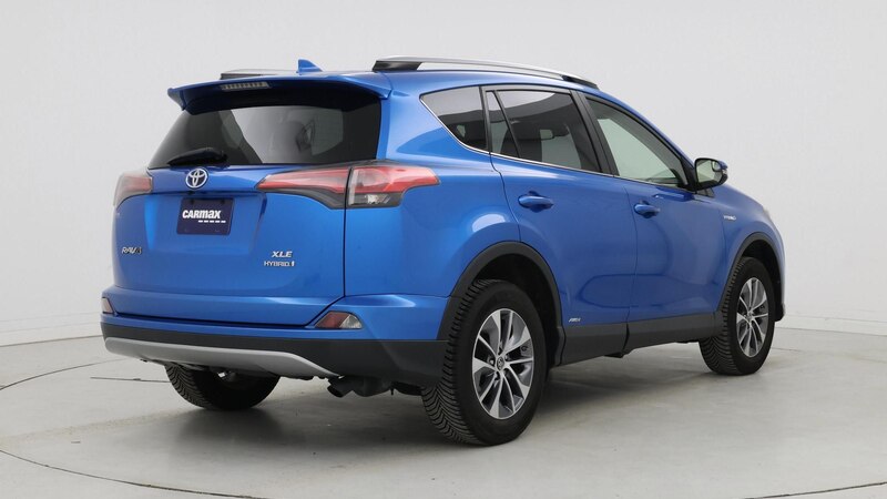 2017 Toyota RAV4 XLE 8