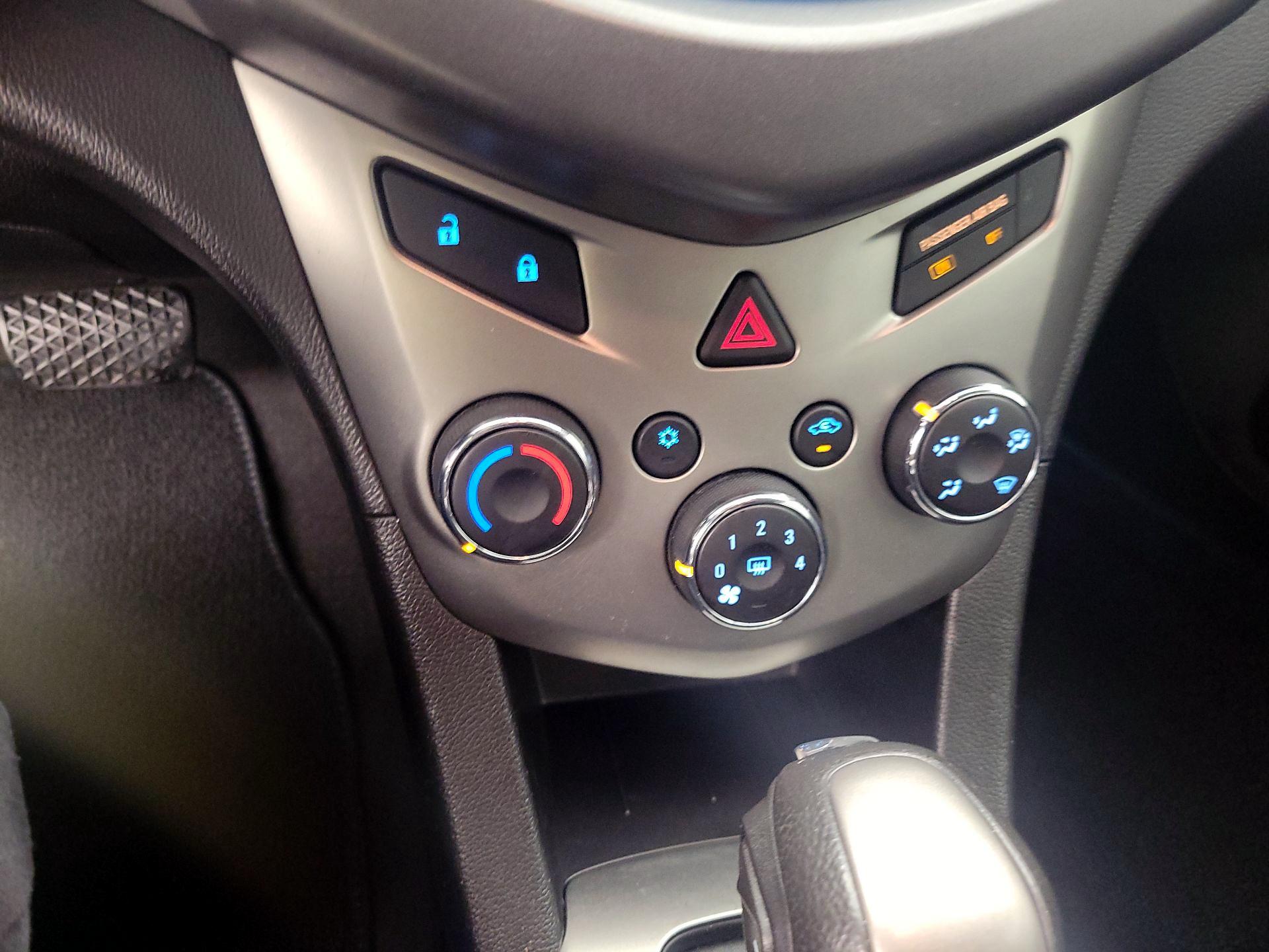 Thumbnail: 2014 Chevrolet Sonic - 15