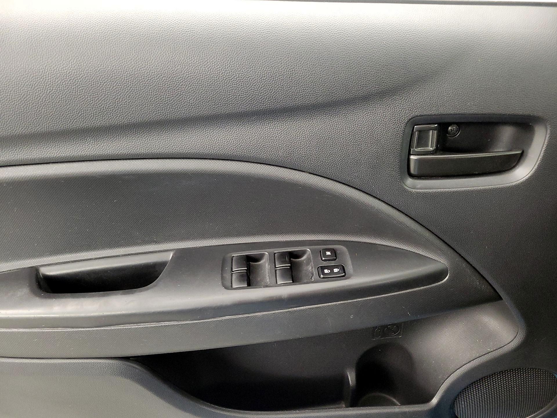 Thumbnail: 2015 Mitsubishi Mirage - 12