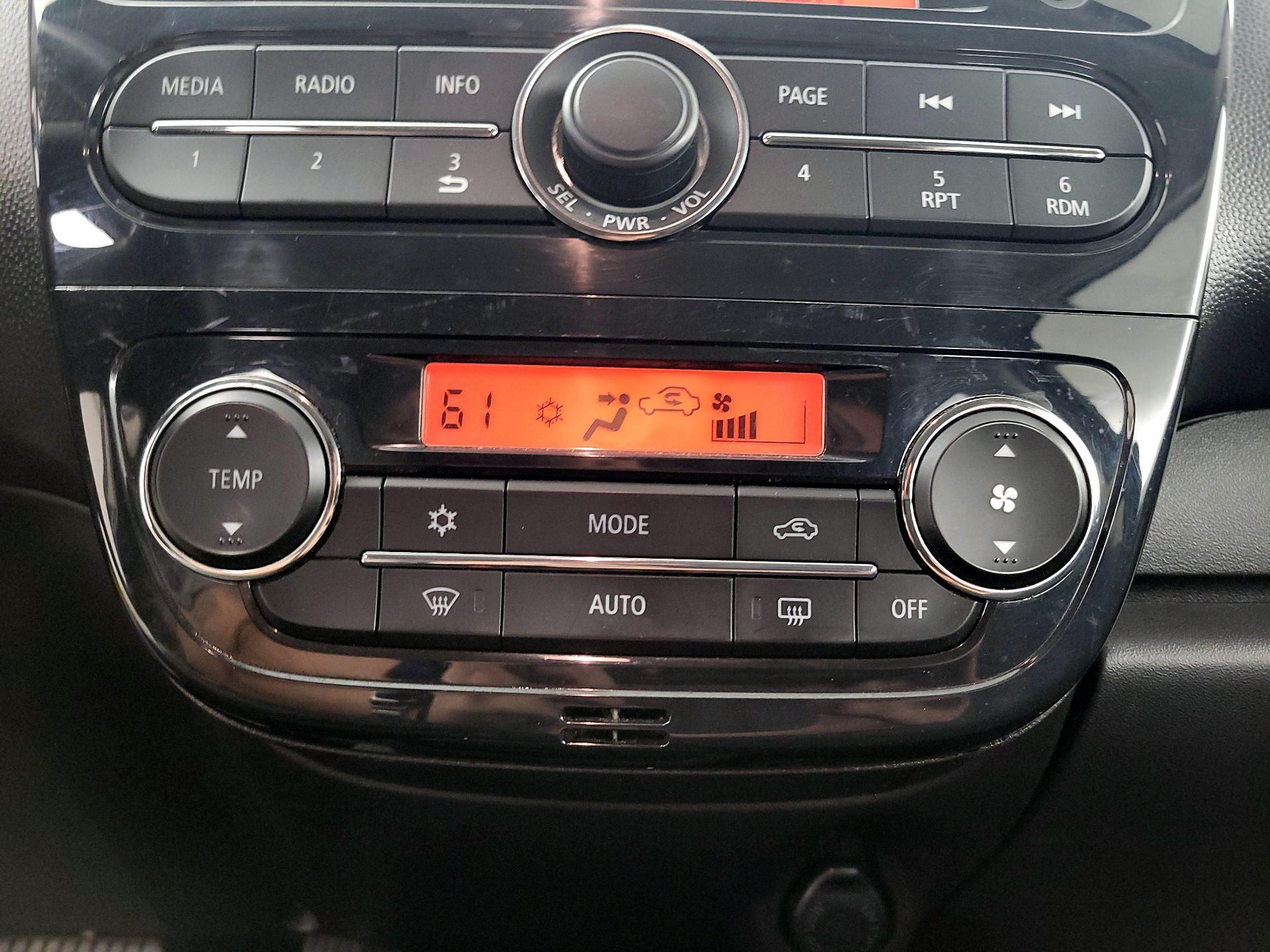 Thumbnail: 2015 Mitsubishi Mirage - 15