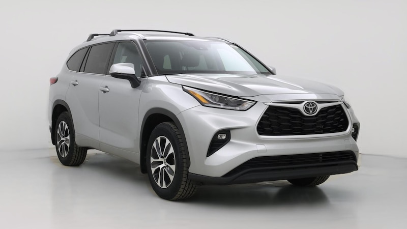 2021 Toyota Highlander XLE Hero Image