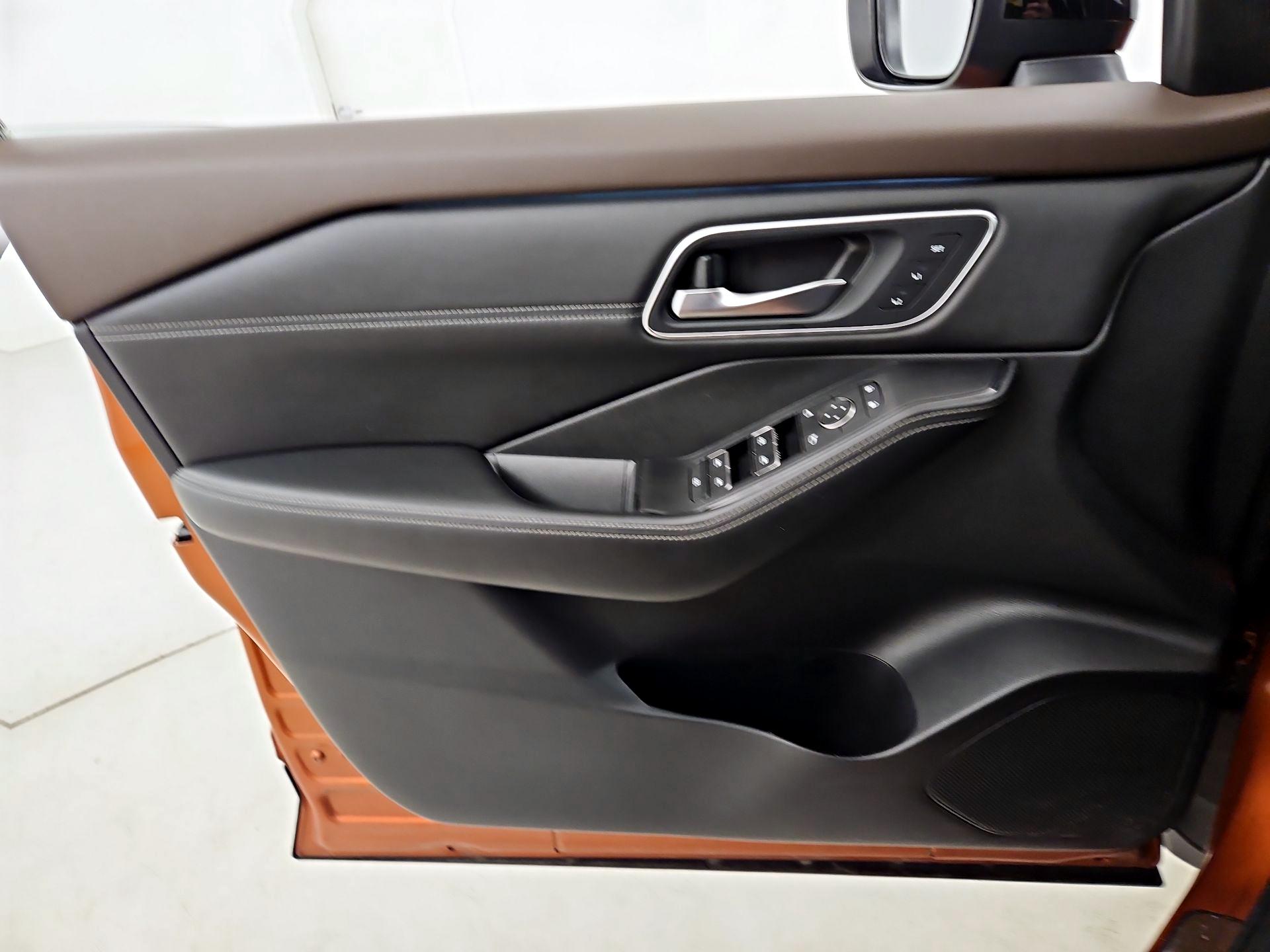 Thumbnail: 2022 Nissan Rogue - 12