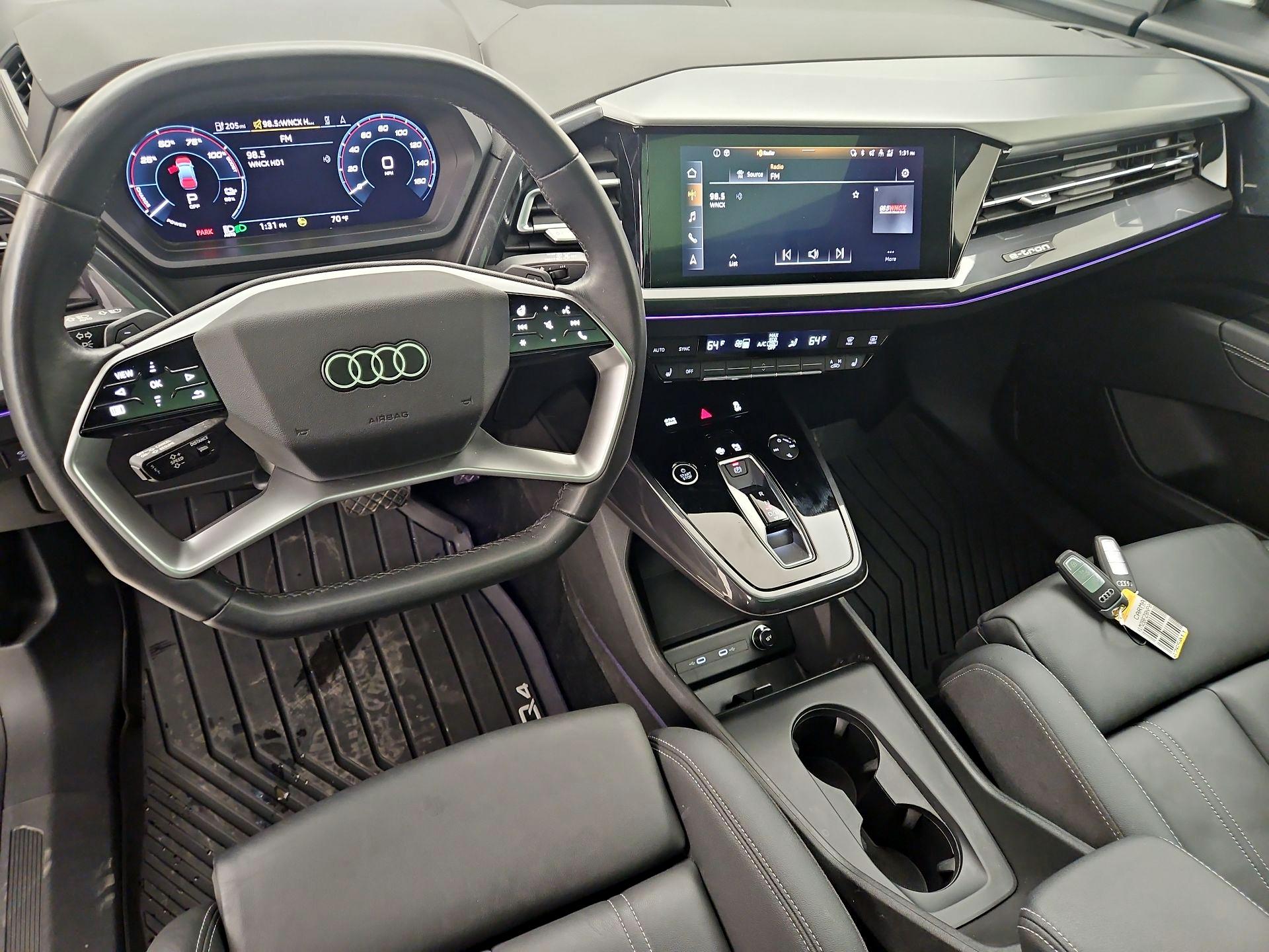 Thumbnail: 2022 Audi Q4 e-tron - 9