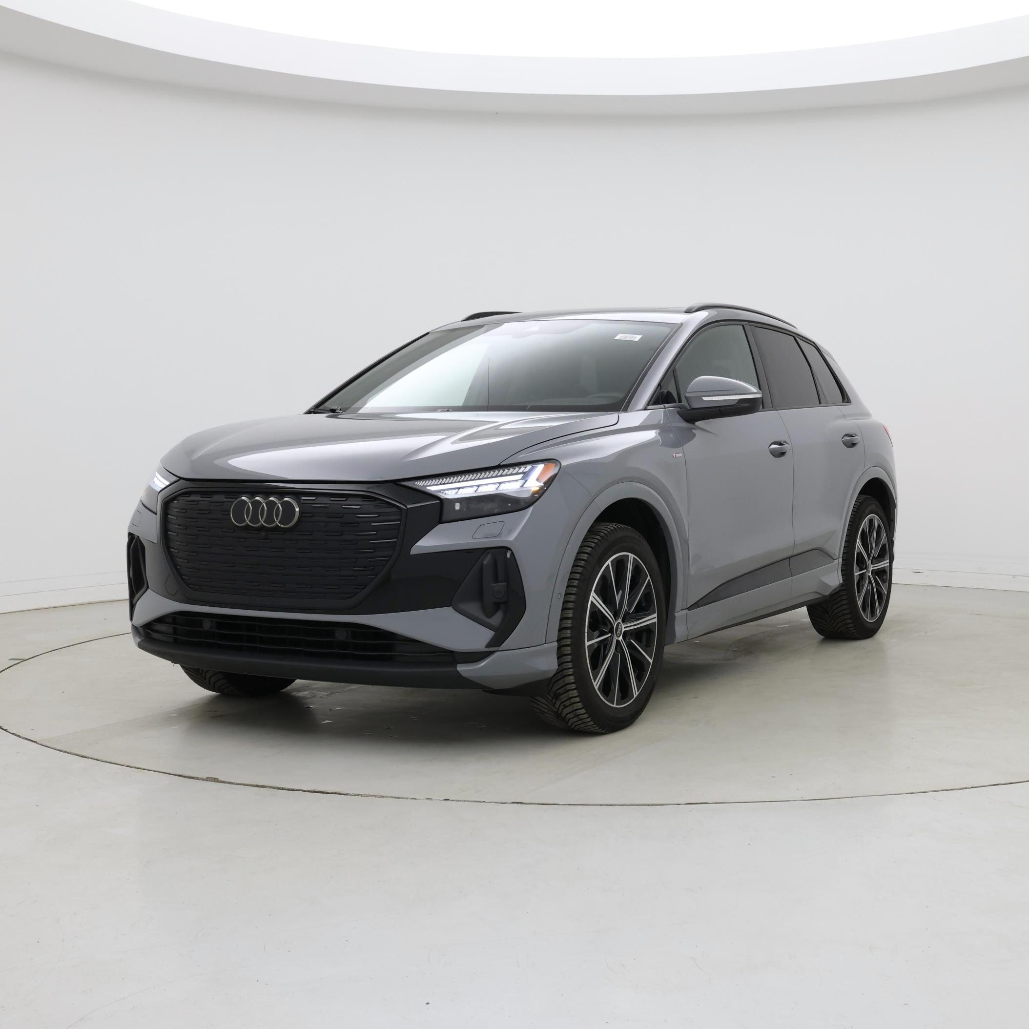 Thumbnail: 2022 Audi Q4 e-tron - 4