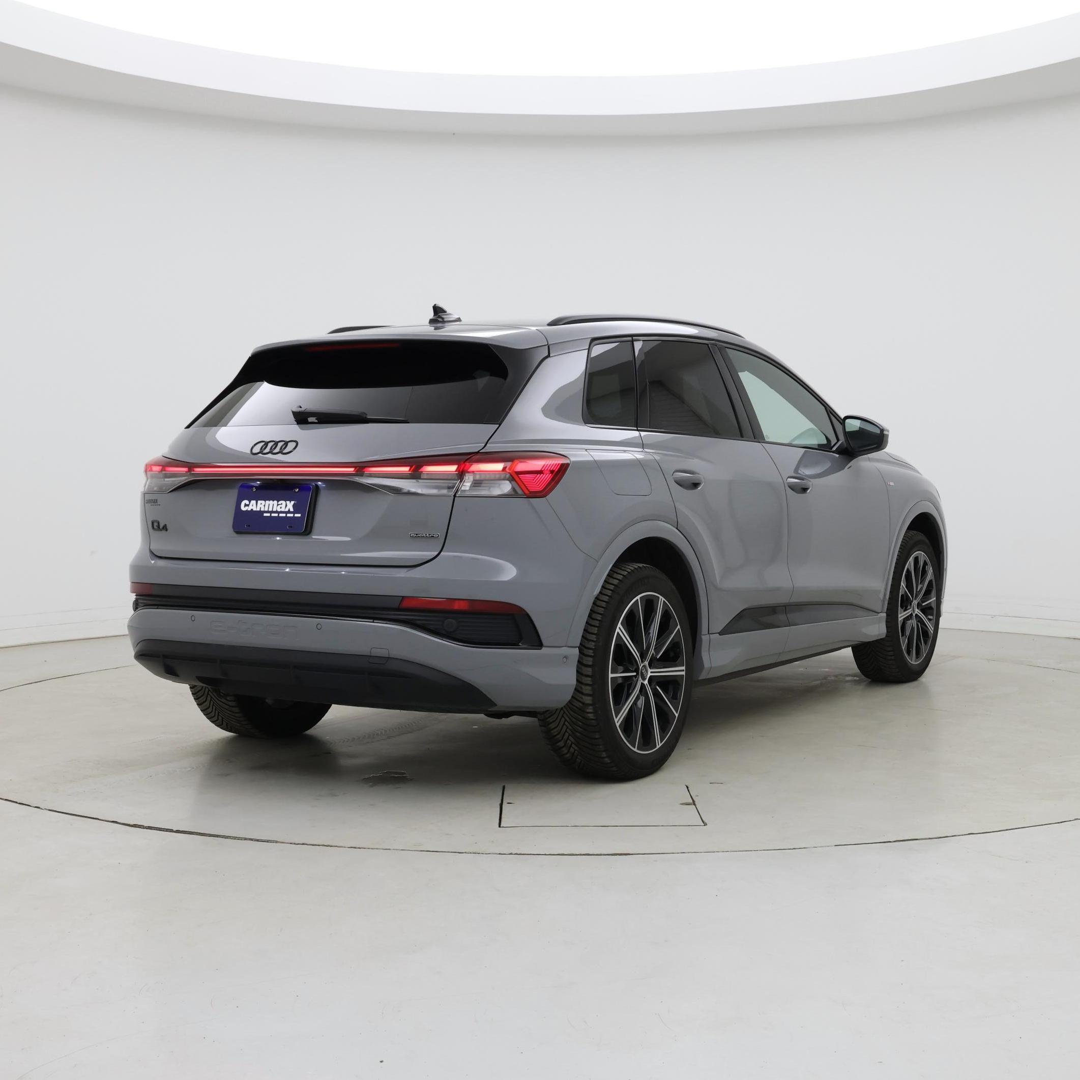 Thumbnail: 2022 Audi Q4 e-tron - 8
