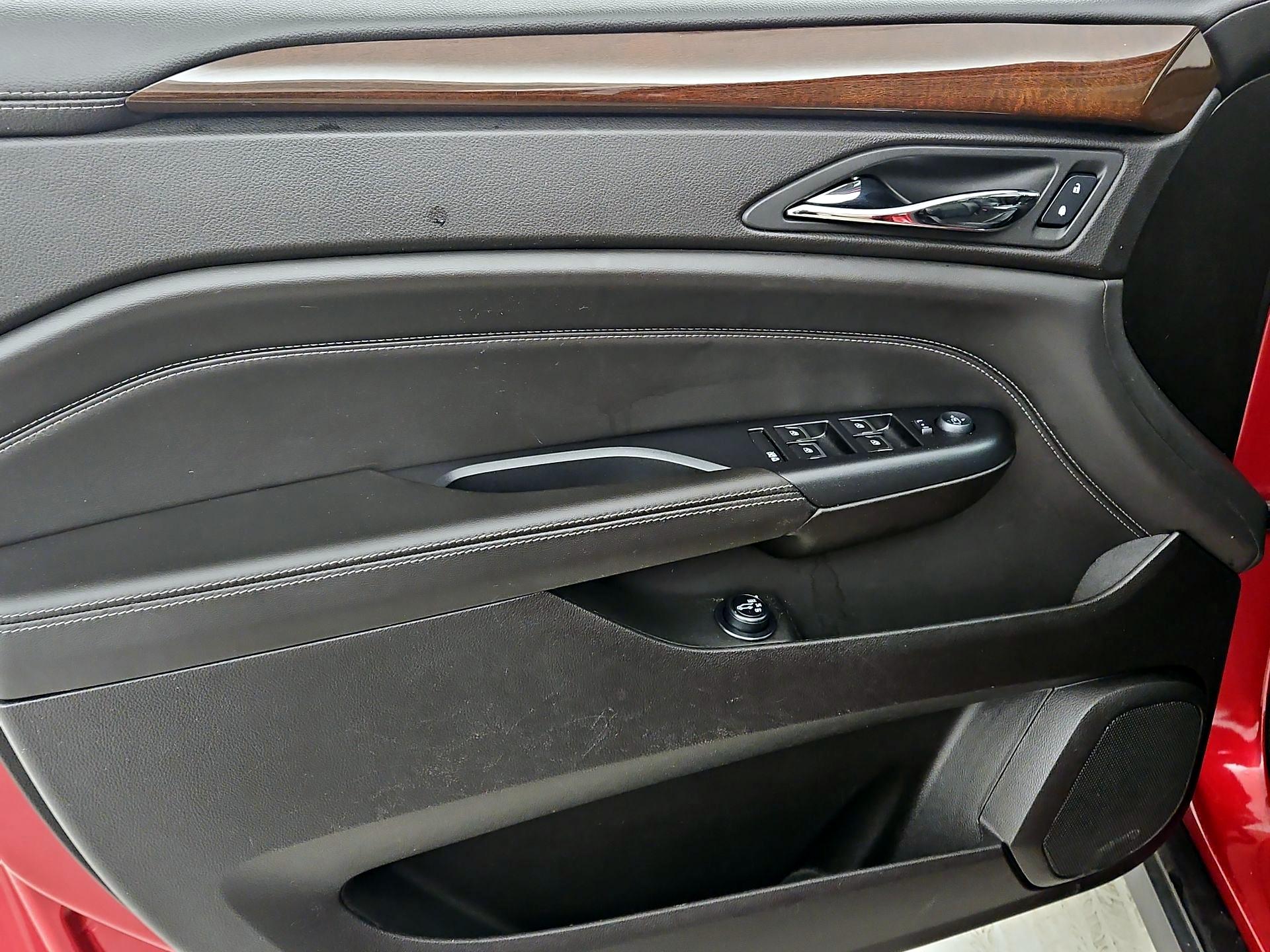 Thumbnail: 2015 Cadillac SRX - 12