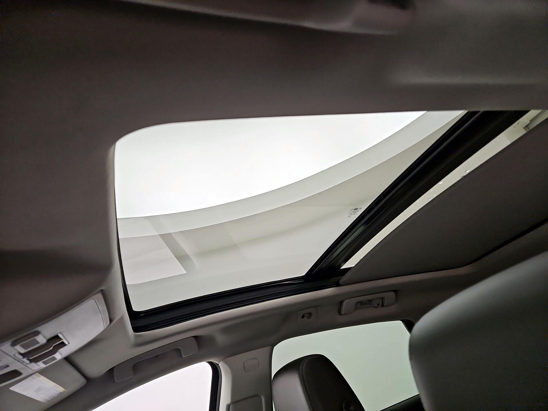 Thumbnail: 2015 Cadillac SRX - 20